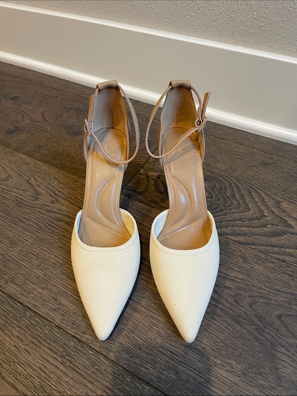 Cosy Island - Bicolor Strapped Pointed Toe Stiletto Pump - Cream